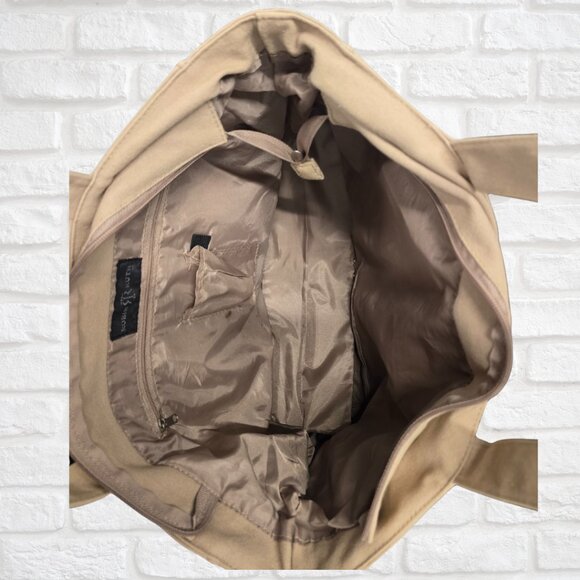 Beige “Miami” Tote Bag – White Text, Zipper Closure & Inner Pocket - Picture 2 of 3